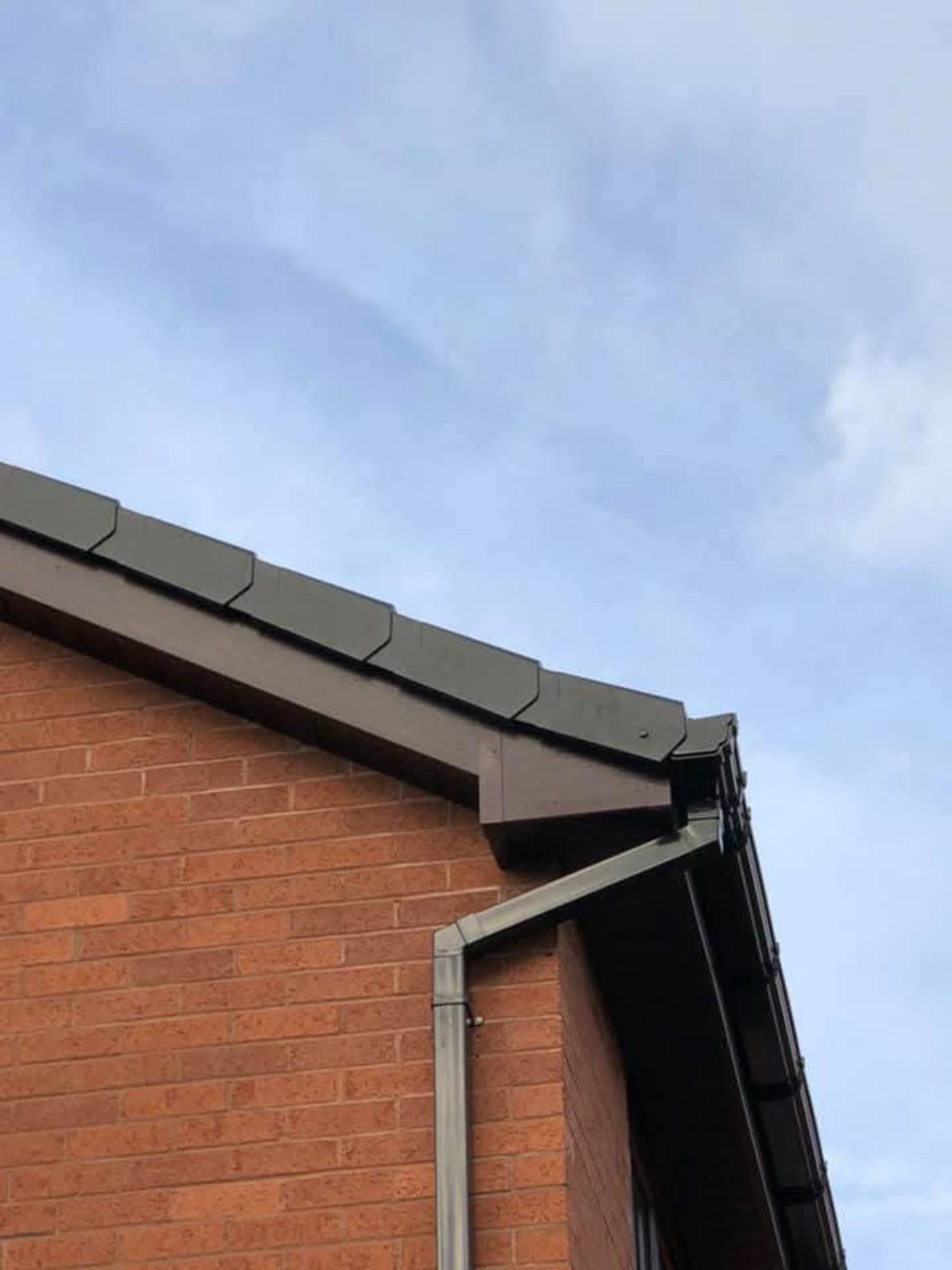 M Wilson Roofing Contractors - Roof ridge and verge detail